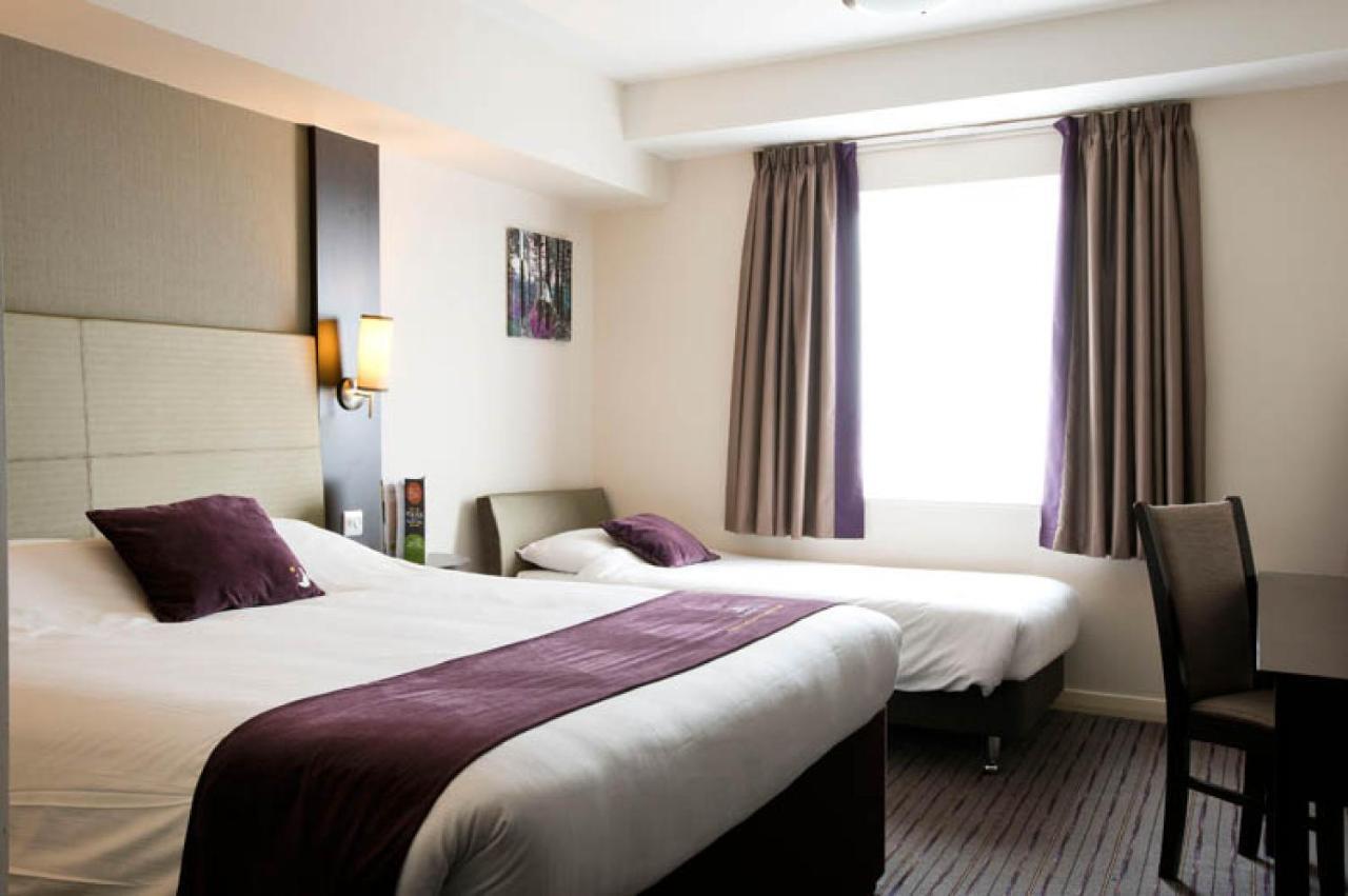 Premier Inn Guildford North - A3 Kültér fotó