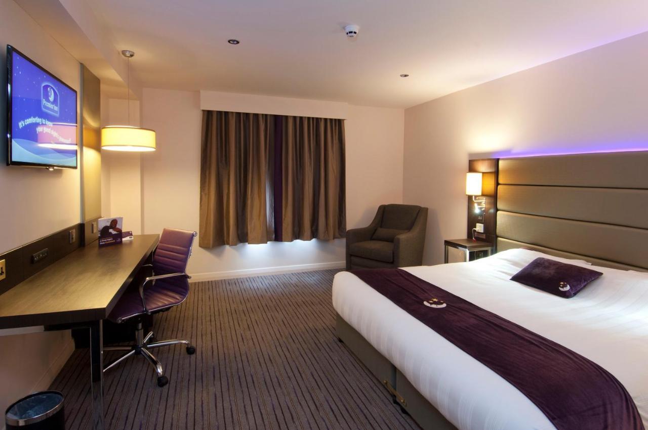 Premier Inn Guildford North - A3 Kültér fotó