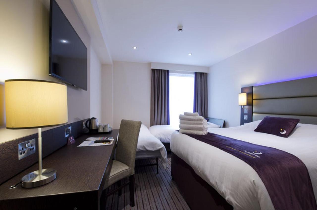 Premier Inn Guildford North - A3 Kültér fotó