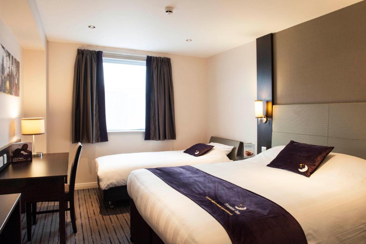 Premier Inn Guildford North - A3 Kültér fotó