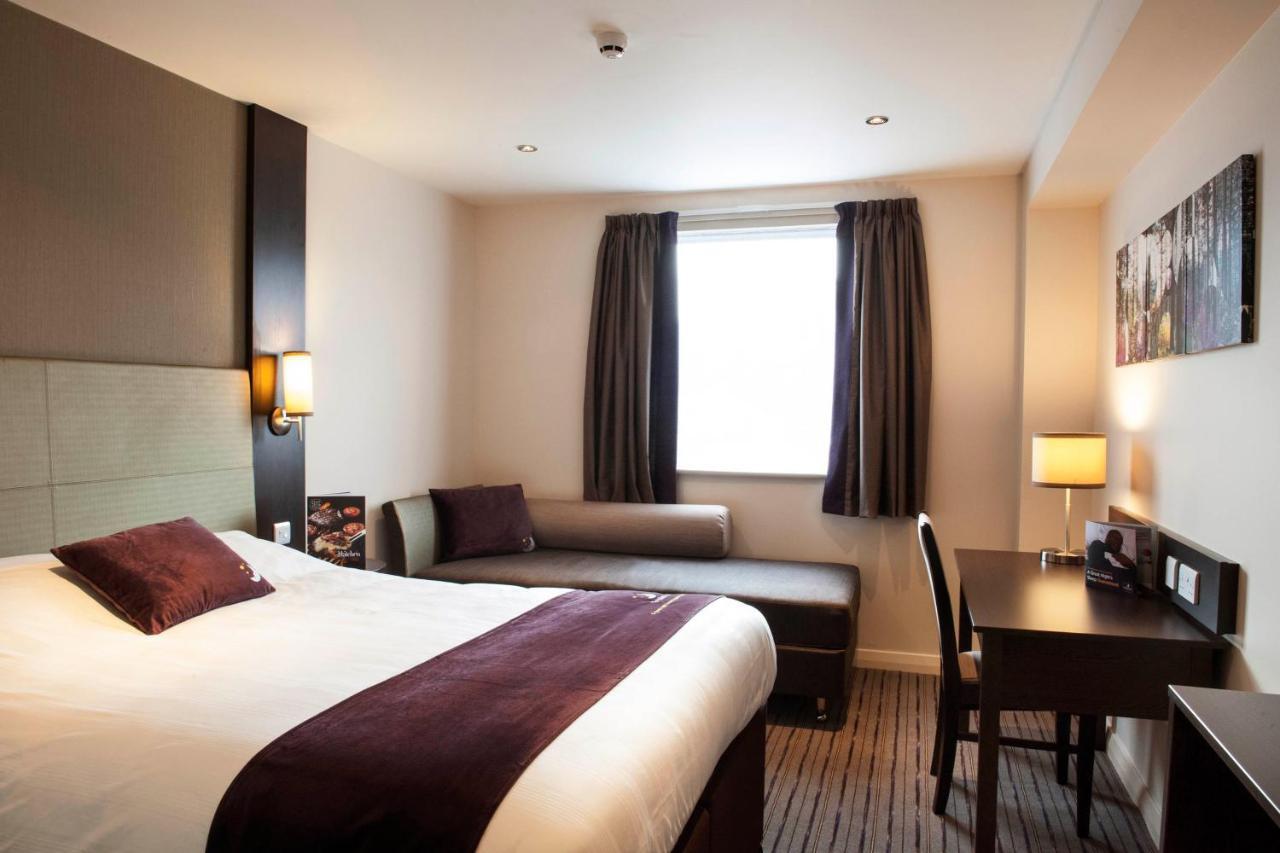 Premier Inn Guildford North - A3 Kültér fotó