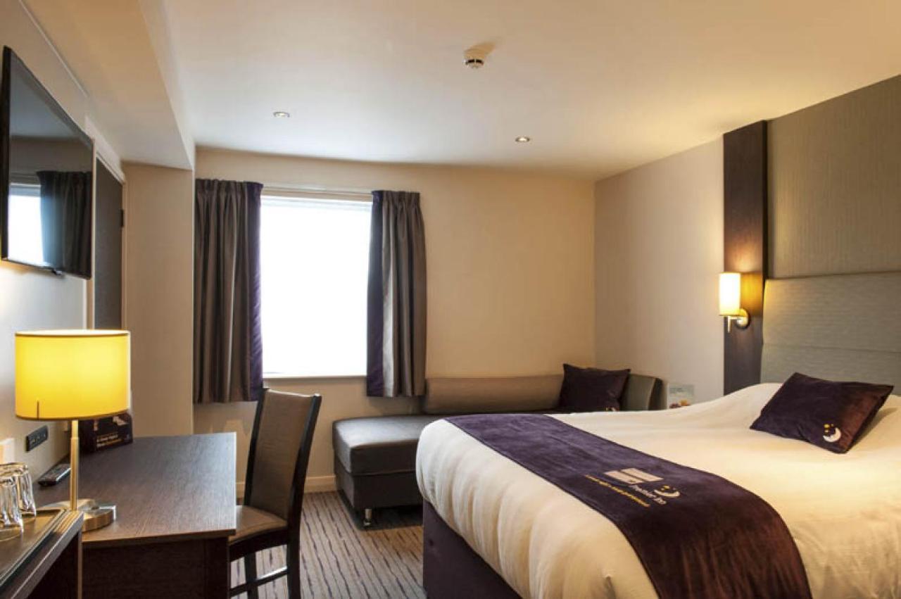 Premier Inn Guildford North - A3 Kültér fotó