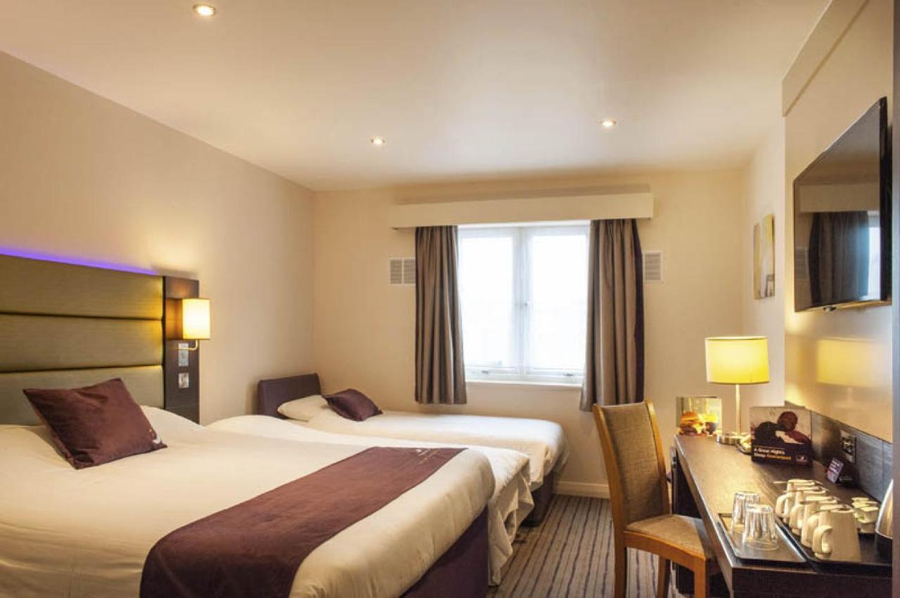 Premier Inn Guildford North - A3 Kültér fotó